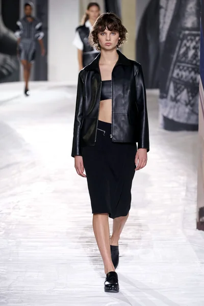 Look 9